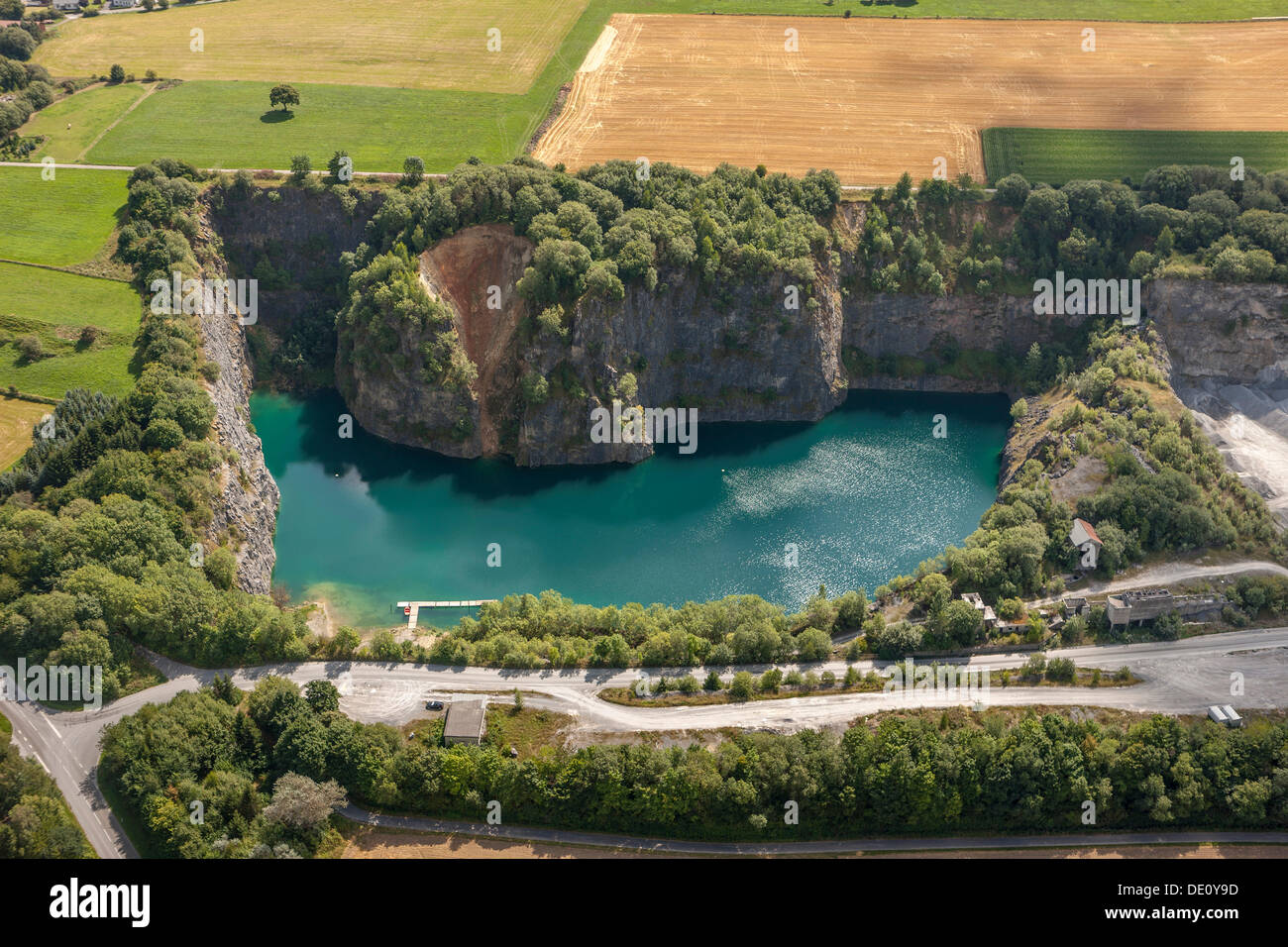 Vue aérienne, carrière, Blauer Voir le lac, Fritz Weiken Rüthen Kallenhardt, fosse, Ruethen, Sauerland, Rhénanie du Nord-Westphalie Banque D'Images