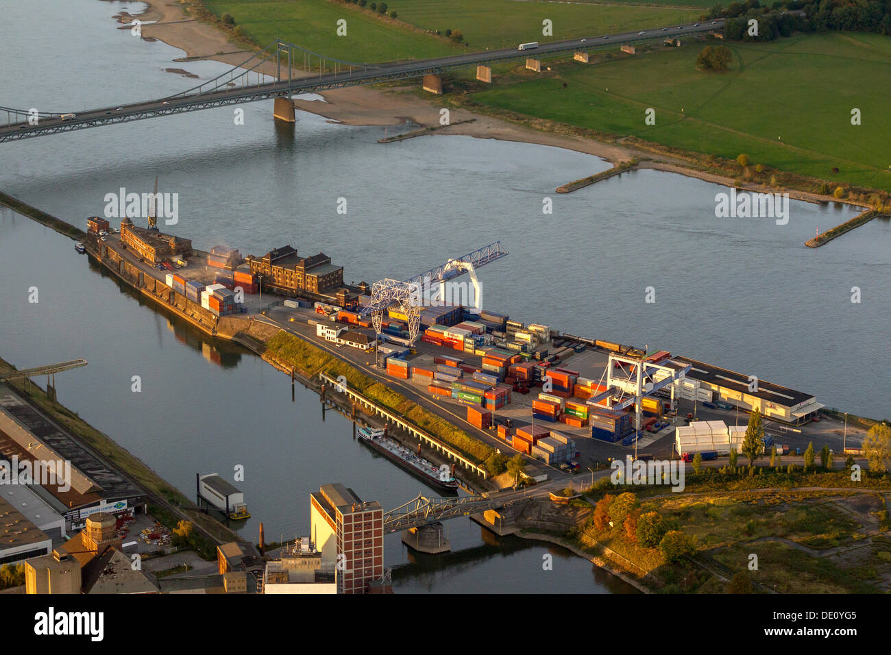 Vue aérienne du port, Krefeld, transitaire bâtiments, suis Hafenkopf, Krefeld, Rhénanie-du-Nord - Westphalie, région Banque D'Images