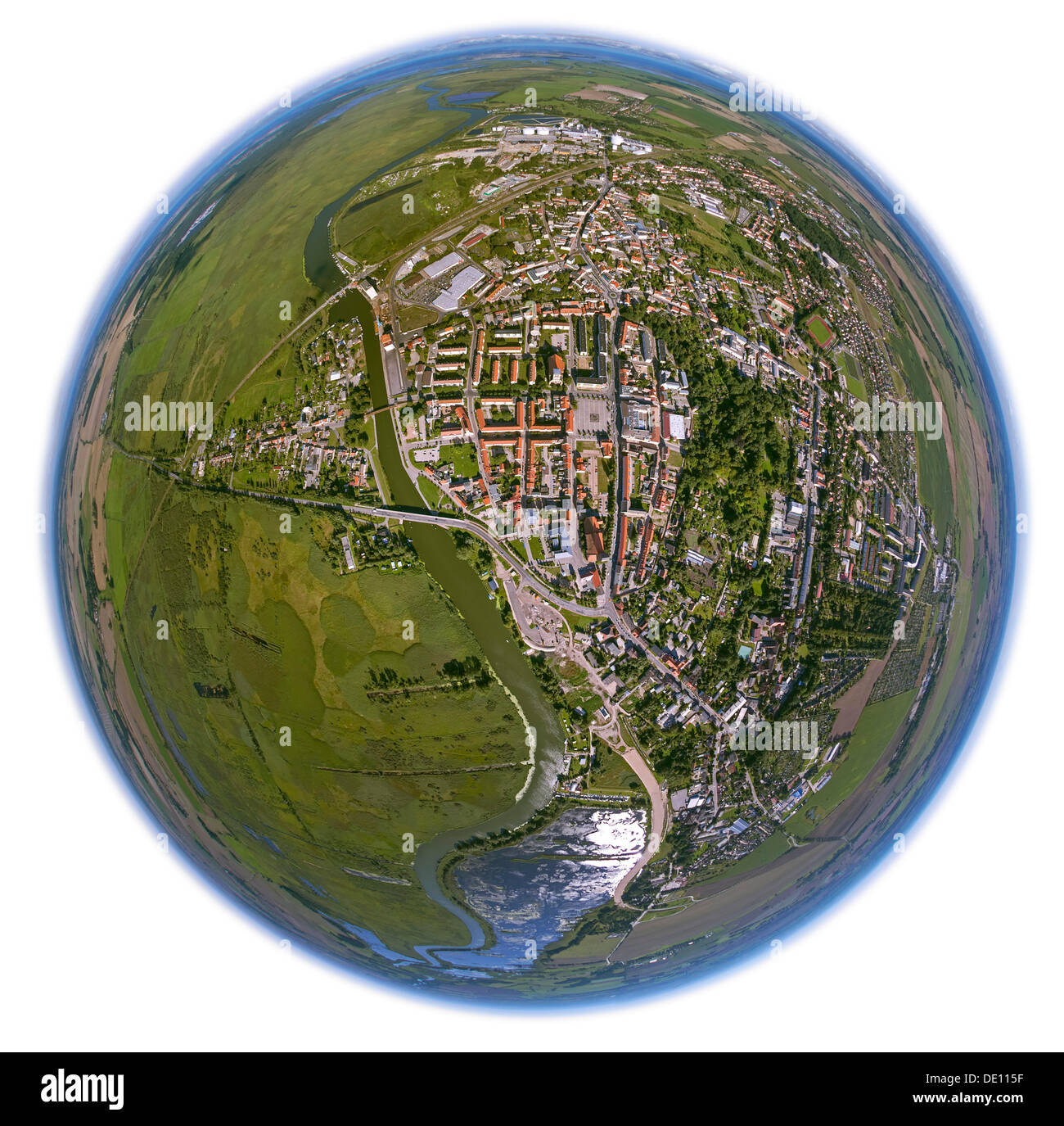 Vue aérienne, centre ville d'Anklam sur la rivière Peene, fisheye shot Banque D'Images