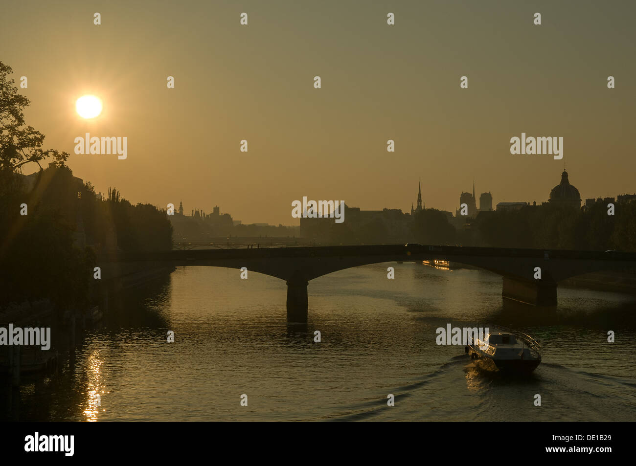 L'aube sur la Seine, Paris, France Banque D'Images