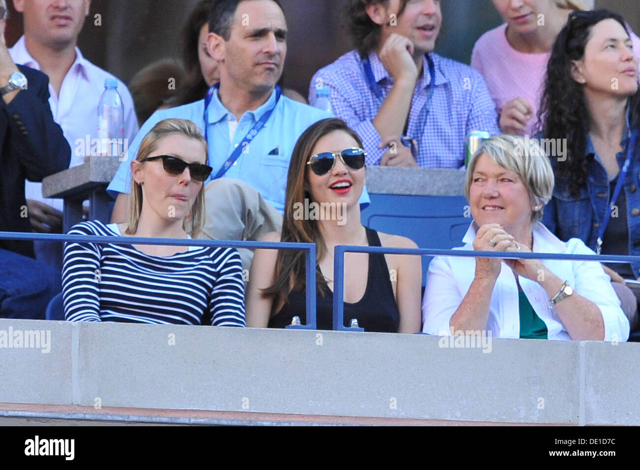 Flushing, New York, USA. Le 08 août, 2013. US Open Tennis Championship. Miranda Kerr montres l'action de l'Action Crédit : peuplements Plus Sport/Alamy Live News Banque D'Images