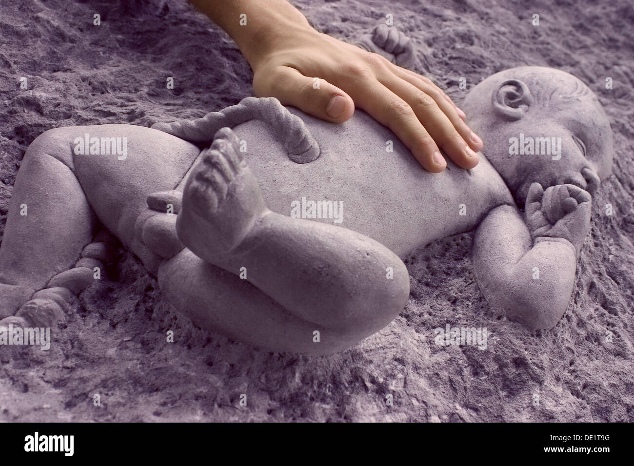 Sculpture D Un Nouveau Ne Banque D Image Et Photos Alamy