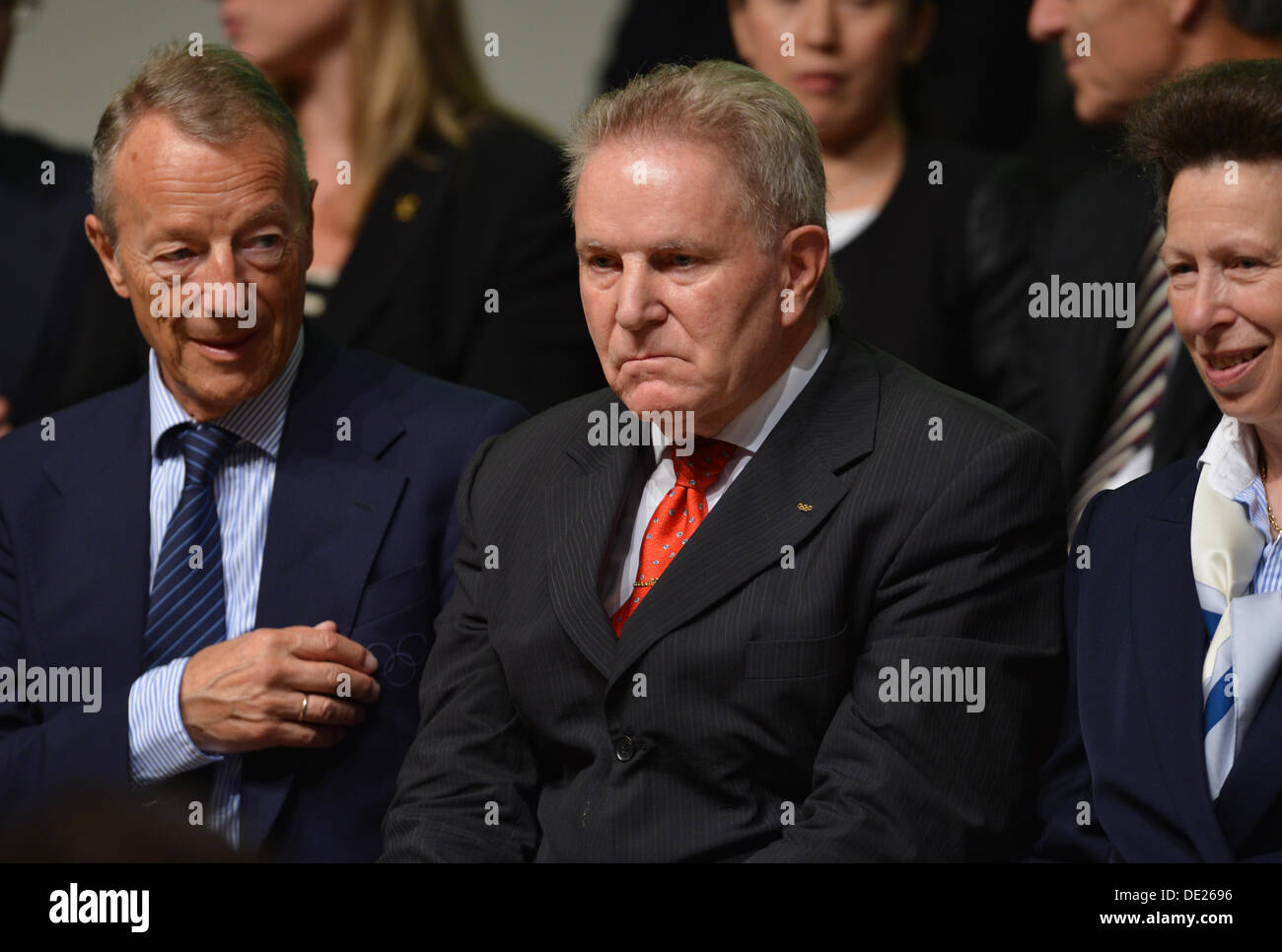 Buenos Aires, Argentine. 10e Août, 2013. Denis Oswald de la Suisse (C) réagit après l'Allemagne, Thomas Bach a été annoncé nouveau président du CIO après l'elction à la 125e Session du CIO à l'hôtel Hilton de Buenos Aires, Argentine, le 10 septembre 2013. Bach est le neuvième président du CIO. Photo : Arne Dedert/dpa/Alamy Live News Banque D'Images