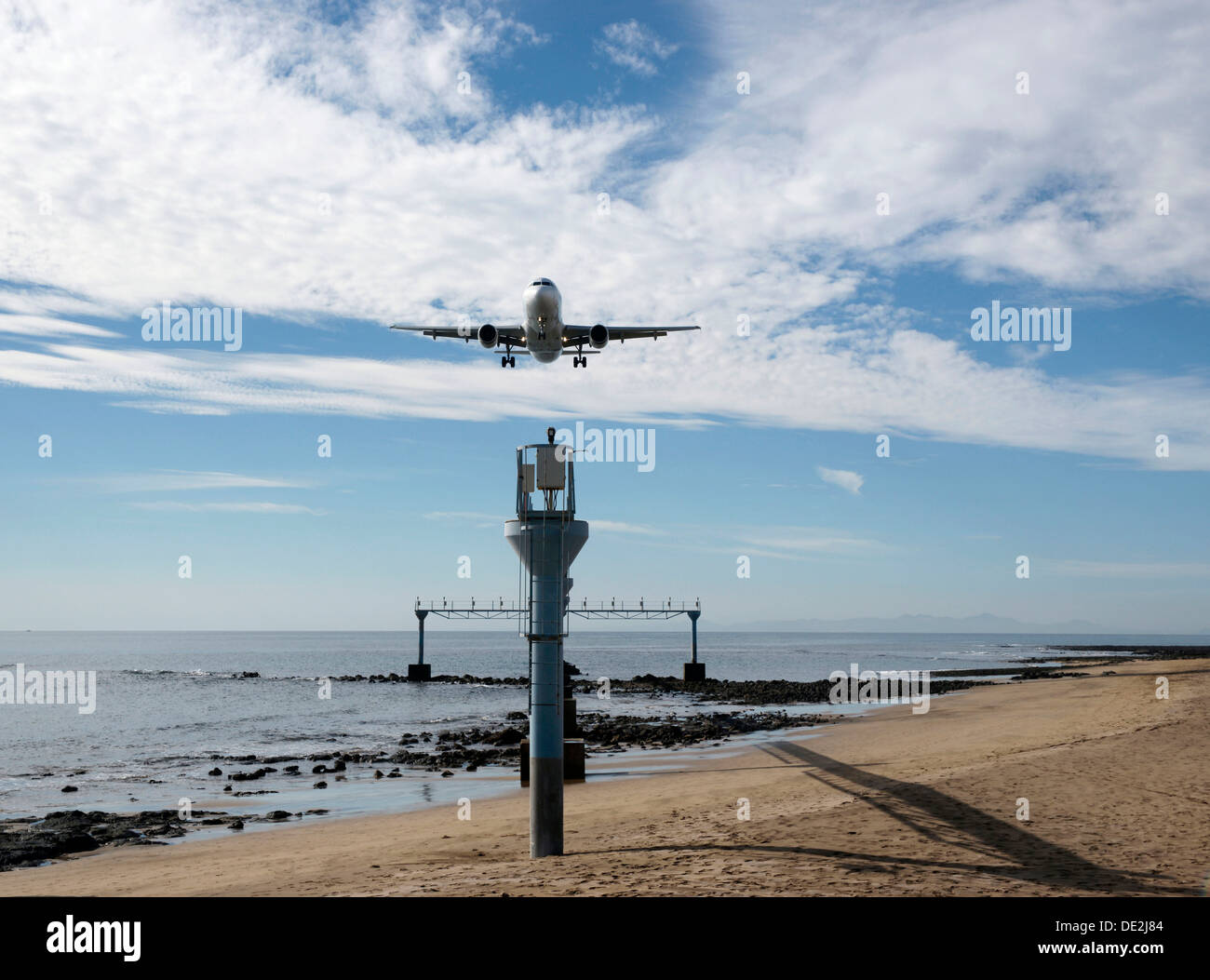 L'atterrissage d'Airbus à la piste 03 à l'aéroport d'Arrecife, Arrecife, Lanzarote, îles Canaries, Espagne Banque D'Images