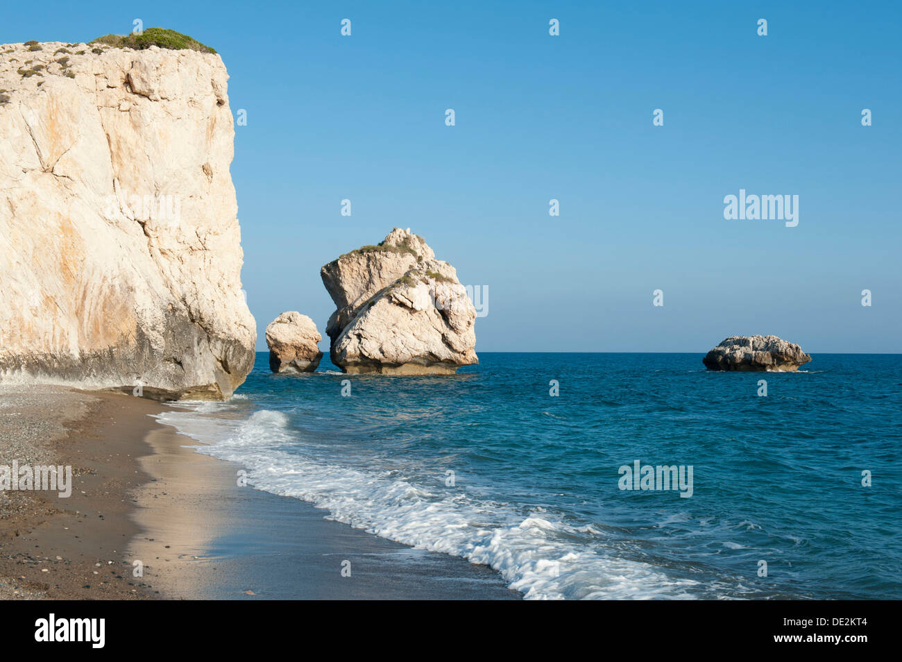 Rocher d'Aphrodite, Petra tou Romiou, lieu de naissance de la déesse Aphrodite, la mythologie grecque, des roches blanches sur la plage Banque D'Images