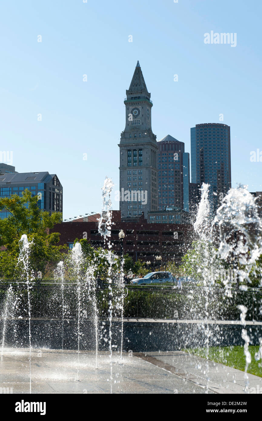 Fontaines, haute tour, Custom House Tower, l'hôtel Marriott's Custom House Hotel, du quartier financier, Boston, Massachusetts Banque D'Images