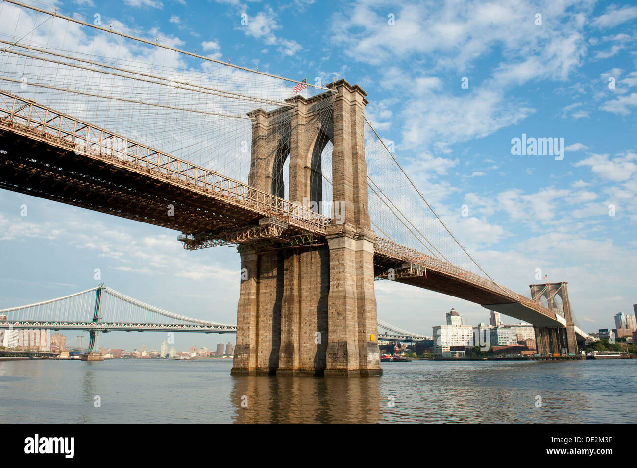 Pont De Brooklyn Un Pont Suspendu Enjambant L East River Avec Le Pont De Manhattan A L Arriere Deux Ponts District Photo Stock Alamy Pont De Brooklyn Un Pont Suspendu Enjambant L East River Avec Le Pont De Manhattan A L Arriere Deux Ponts District Photo Stock Alamy