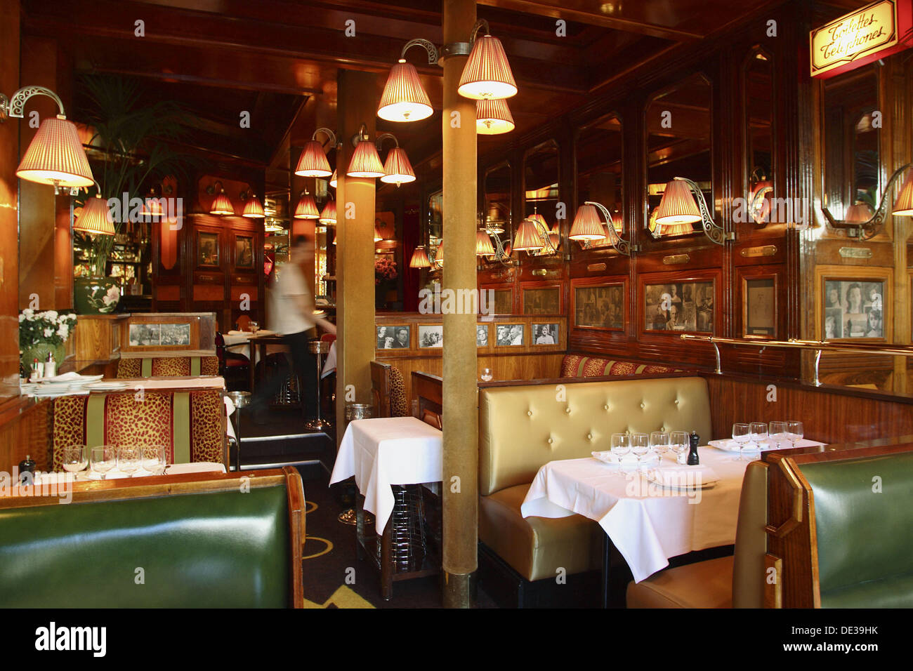 La vue de l'intérieur de l'années 1900, Le Dome Café, un célèbre café