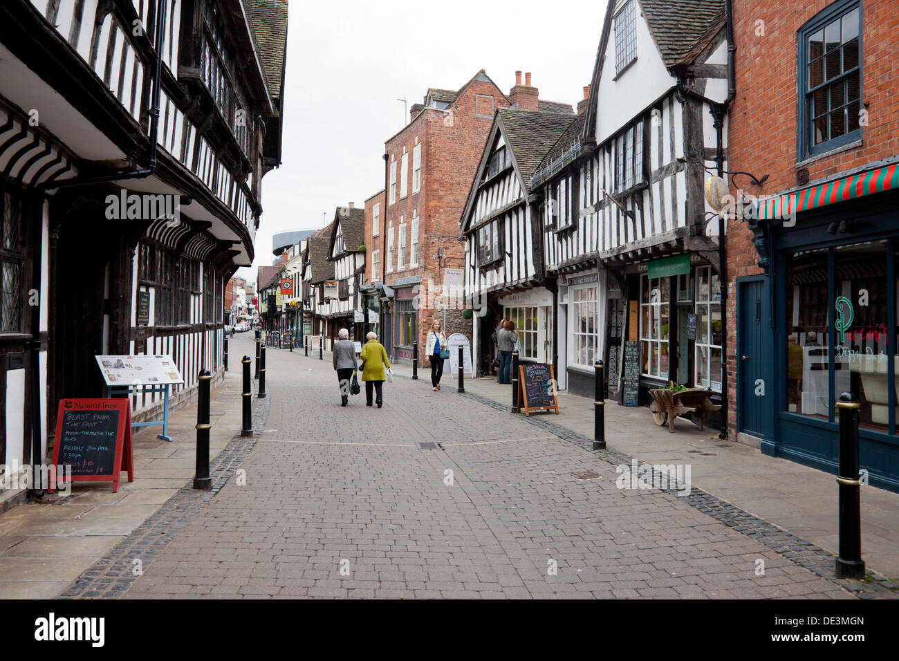 Architecture historique dans la zone piétonne Friar Street, Worcester, England, UK Banque D'Images