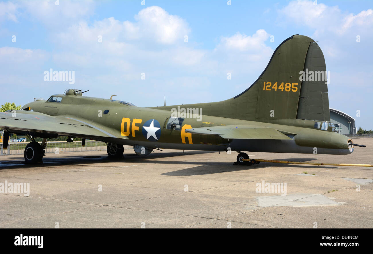 Boeing b 17 flying fortress ww2 Banque de photographies et d’images à ...