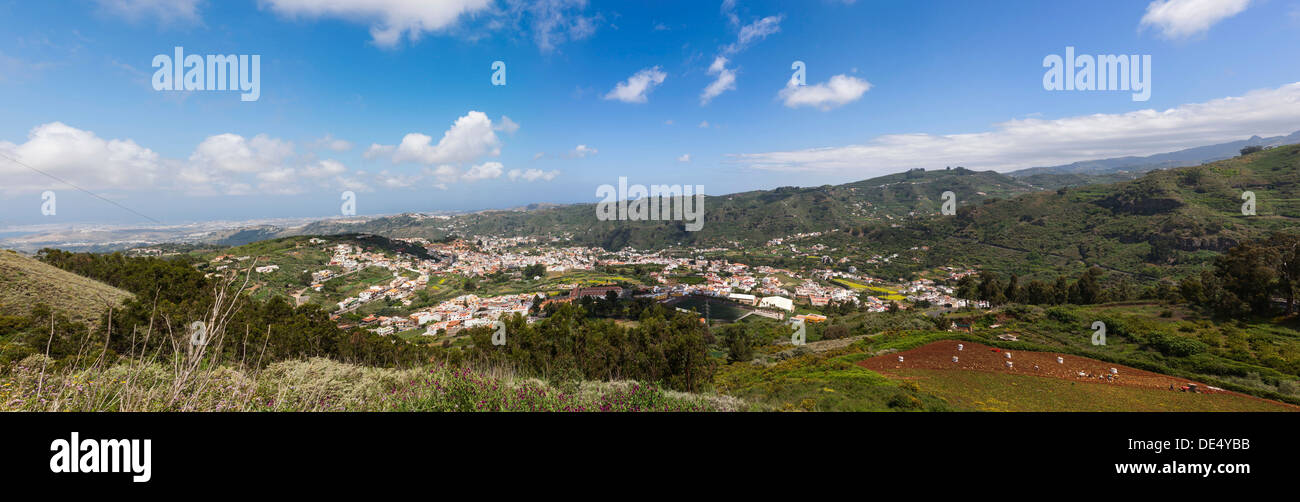 Vue sur le village de Teror, Gran Canaria, Îles Canaries, Espagne, Europe, PublicGround Banque D'Images