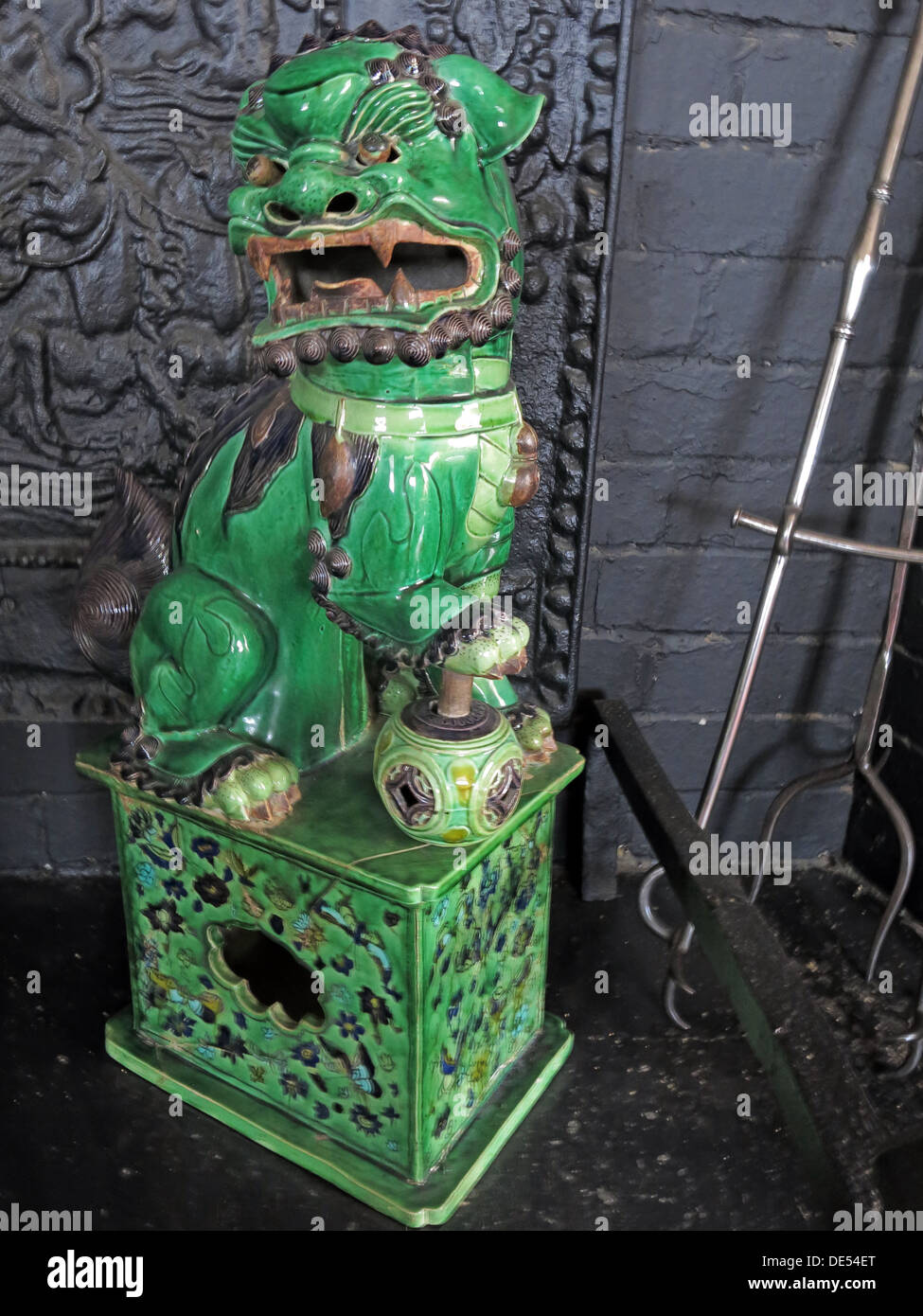 Green Chinese Dragon, Montecute House, South Somerset, Angleterre, Royaume-Uni TA15 6xD Banque D'Images