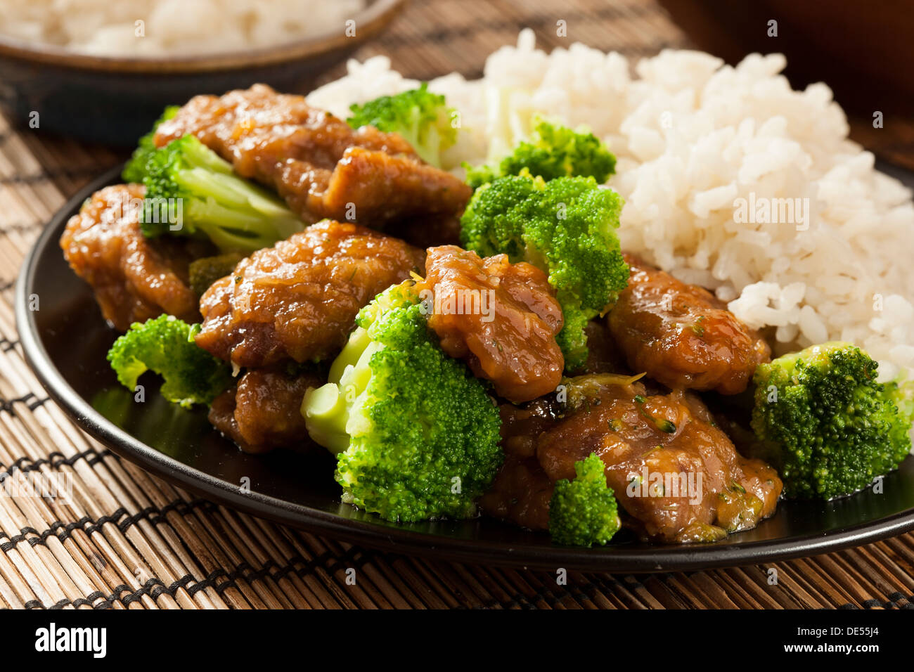 Le brocoli et boeuf asiatique fait maison avec du riz Banque D'Images