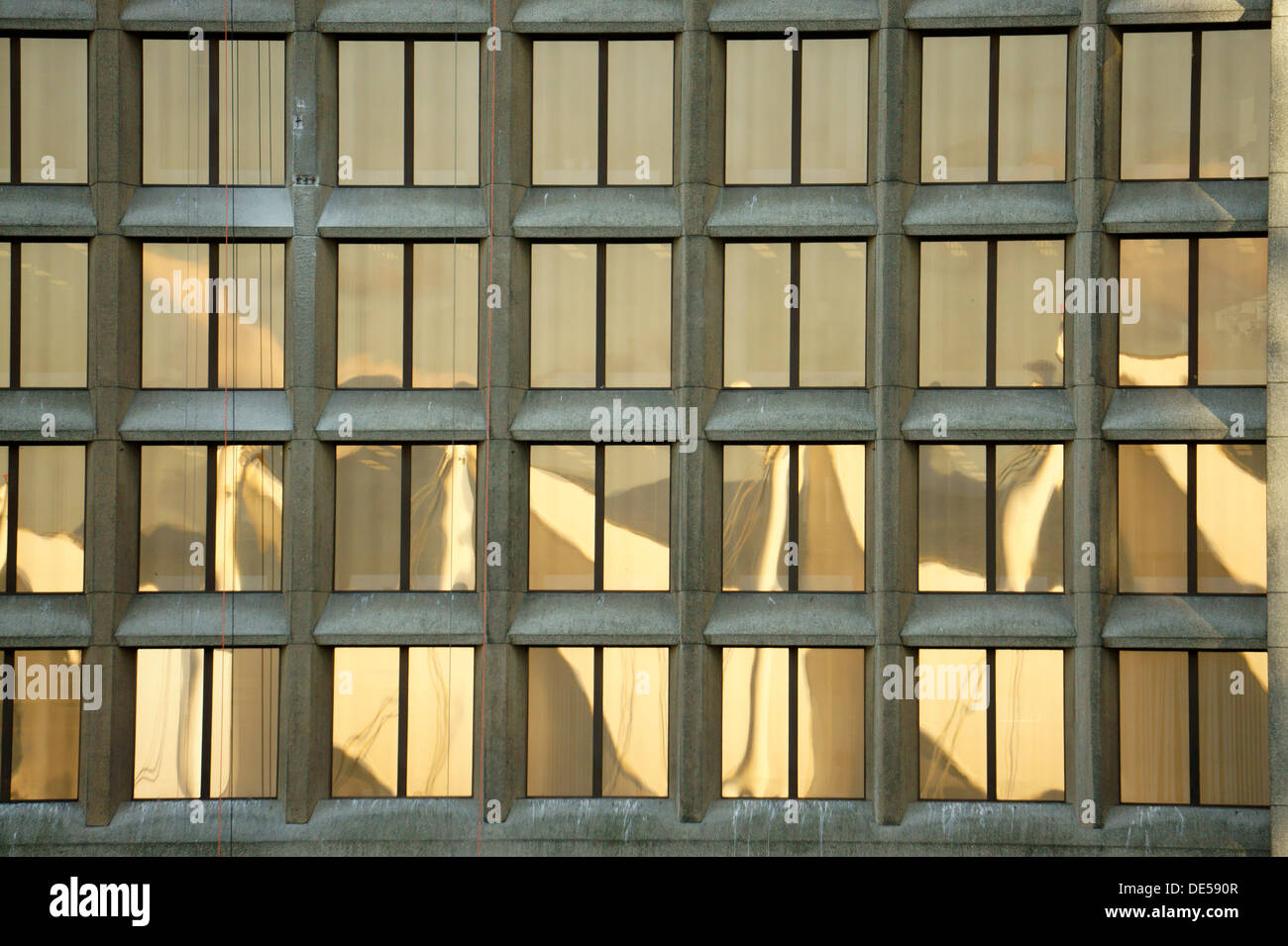 Reflet de la Canada Place navigue en immeuble de bureau windows, Vancouver, BC, Canada Banque D'Images