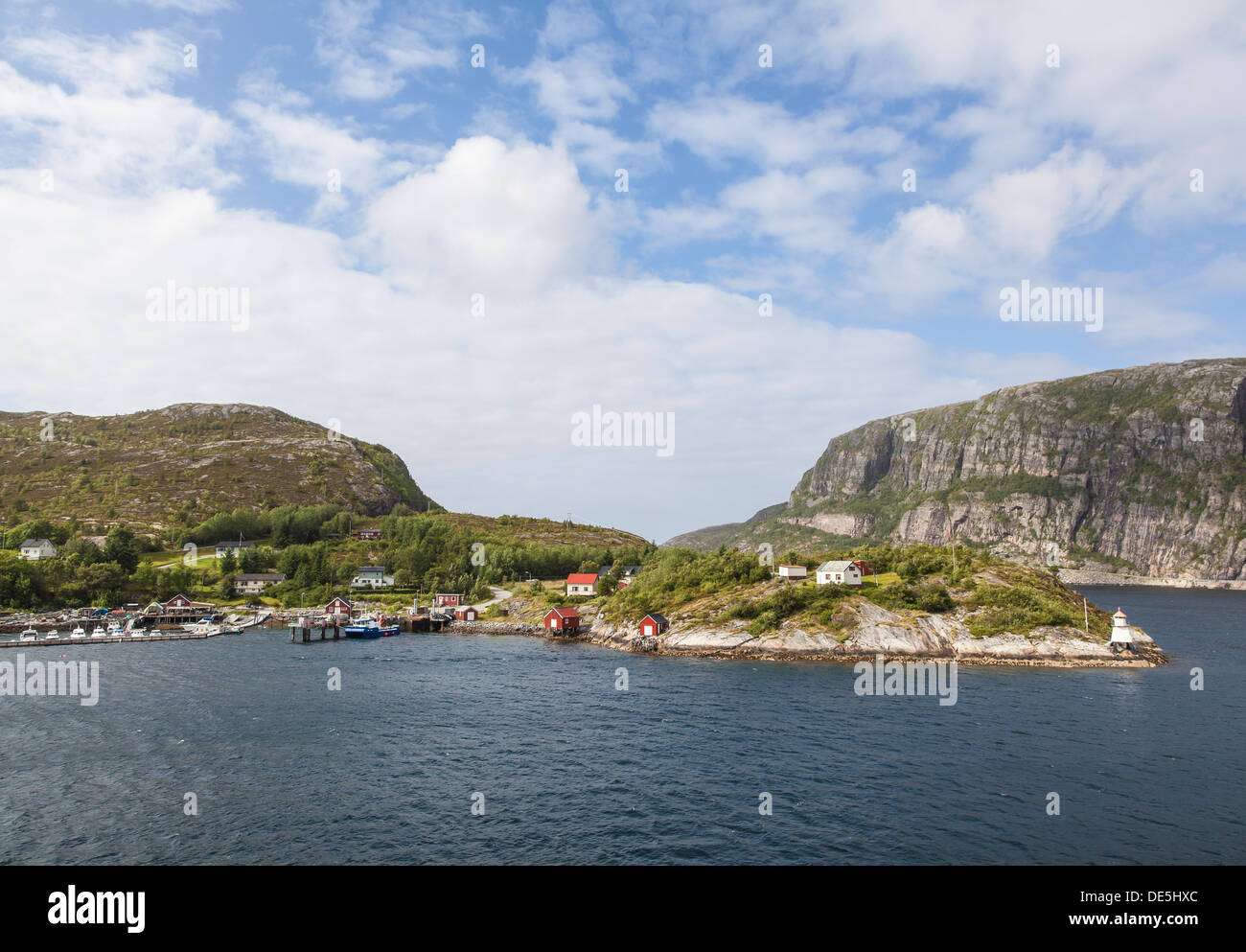 Vue du navire Hurtigruten-dans l'Stokksundet Banque D'Images