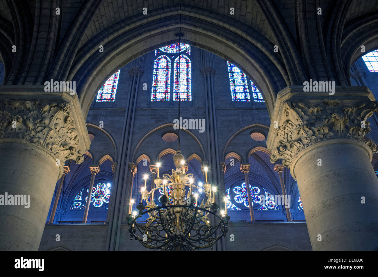 Vue de l'intérieur de la Cathédrale Notre Dame, Paris, France. Banque D'Images