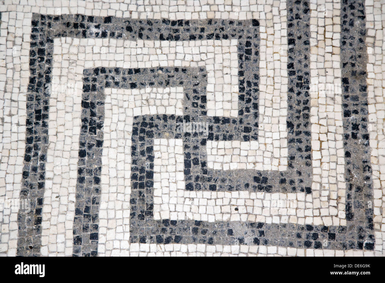 Swastika - un motif en mosaïque romaine commune sur le plancher de la salle  de bain complètent, Herculanum, Italie Photo Stock - Alamy