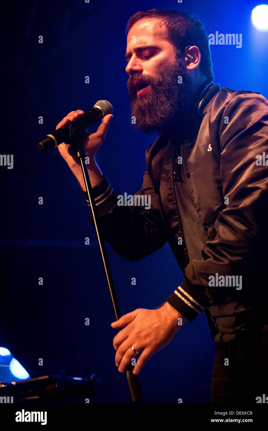 Milan Italie. 11 septembre 2013. Le duo indie pop américain Capital Cities effectue live au Magazzini Generali © Rodolfo Sassano/Alamy Live News Banque D'Images