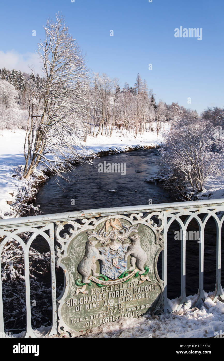 Pont sur la rivière Don à Newe dans Strathdon dans Aberdeenshire, Ecosse Banque D'Images