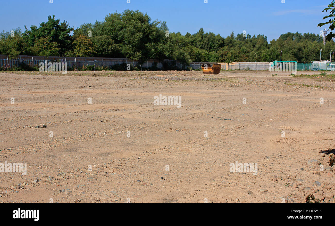 Préparé brown site sur le terrain aplati et effacée prêt pour une nouvelle construction Banque D'Images
