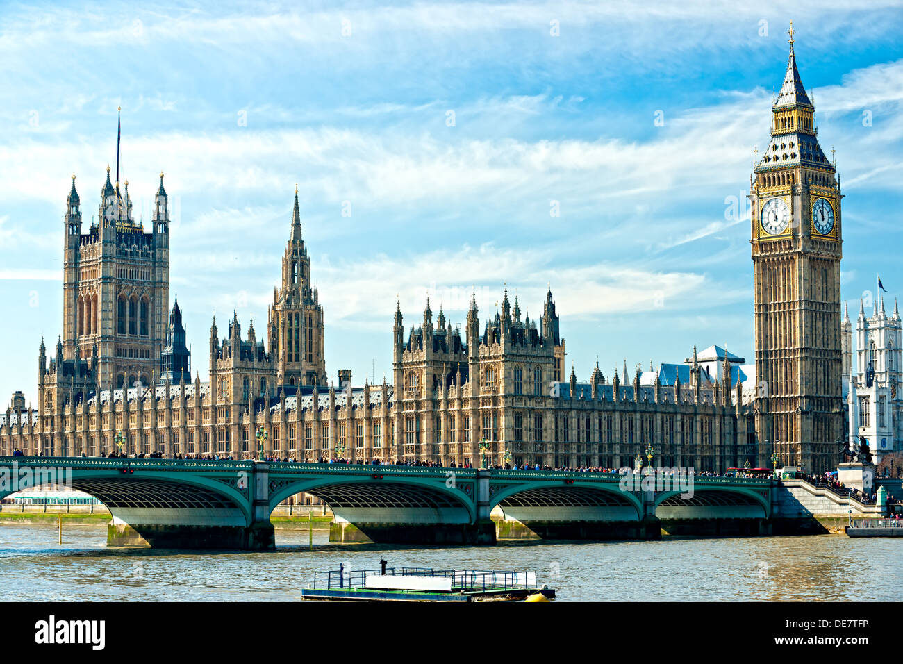 Le Big Ben, la Chambre du Parlement et le Westminster Bridge London, UK. Banque D'Images