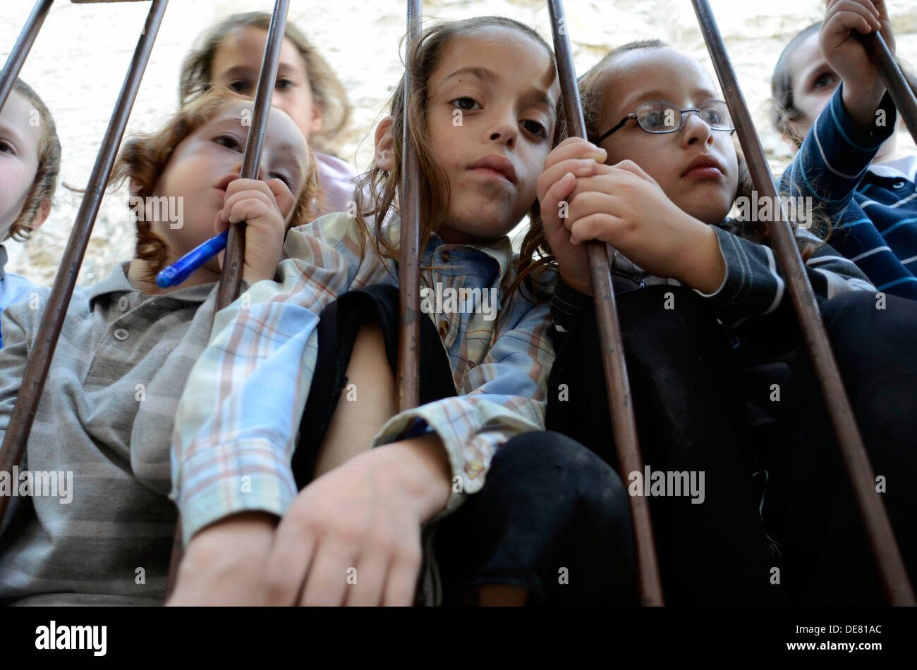 Religieux Enfants Ultra Neturei Karta, Mea Shearim, à Jérusalem, Israël Banque D'Images