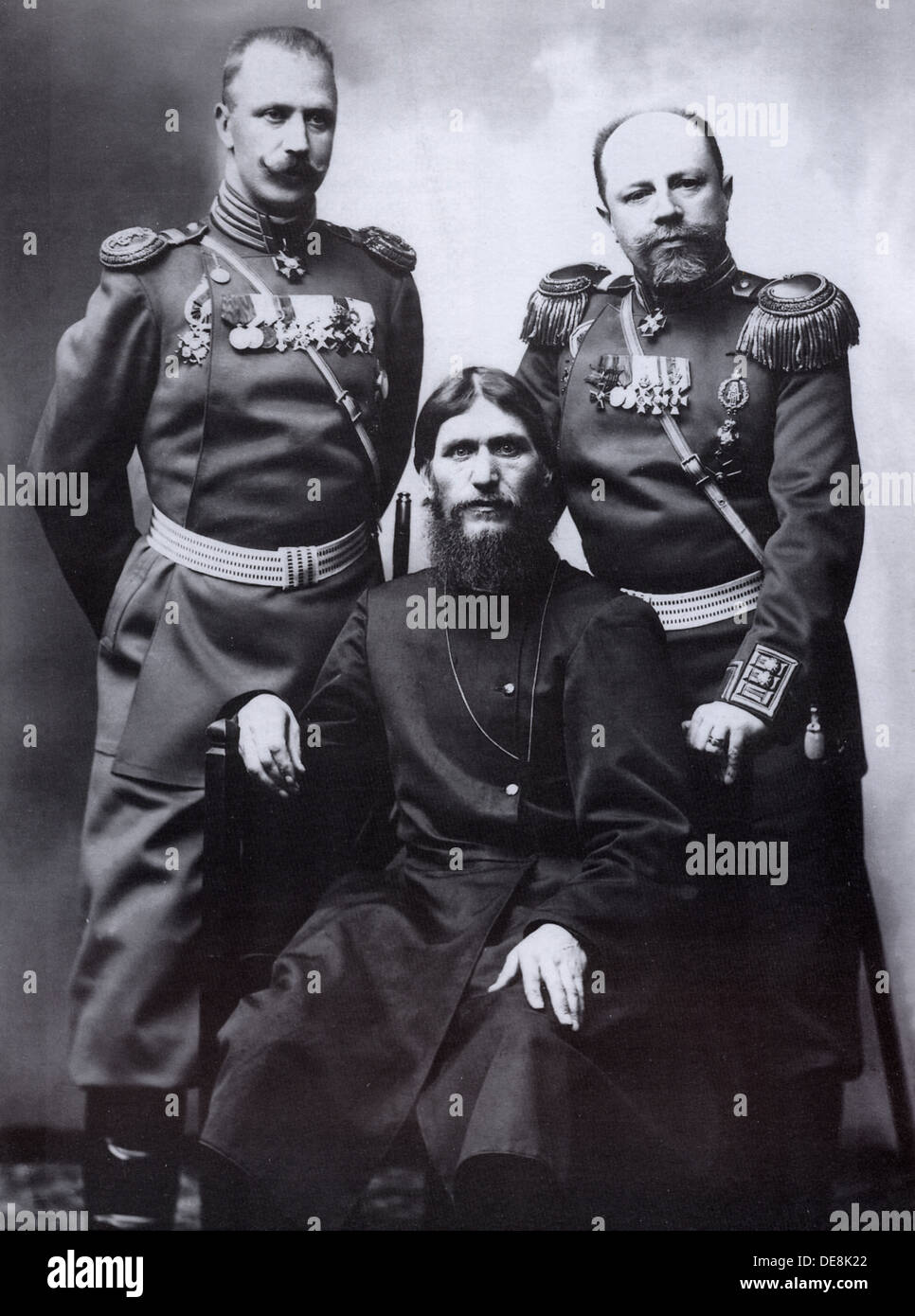 Grigori Raspoutine, Général Comte Mikhail Putyatin (à droite) et le Colonel Dmitriy Lotman, 1904-1905. Banque D'Images