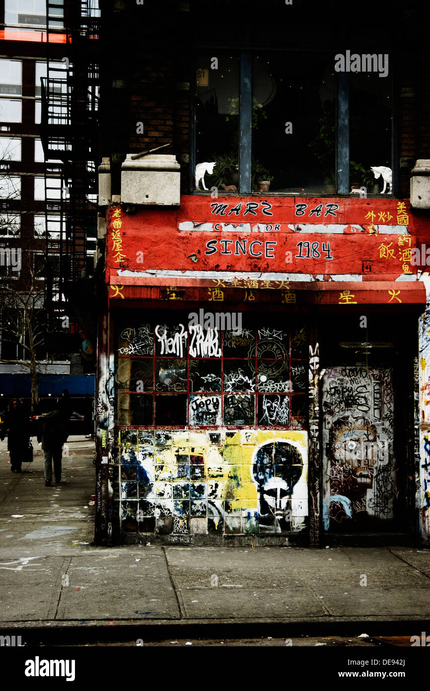 La barre Mars couvert de graffitis, New York City, USA Banque D'Images