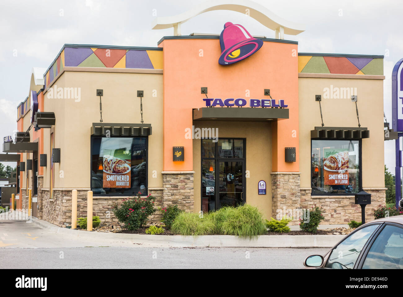 L'extérieur de Taco Bell, une chaîne de restaurant, spécialisé dans la restauration rapide mexicaine. Oklahoma City, Oklahoma, USA. Banque D'Images