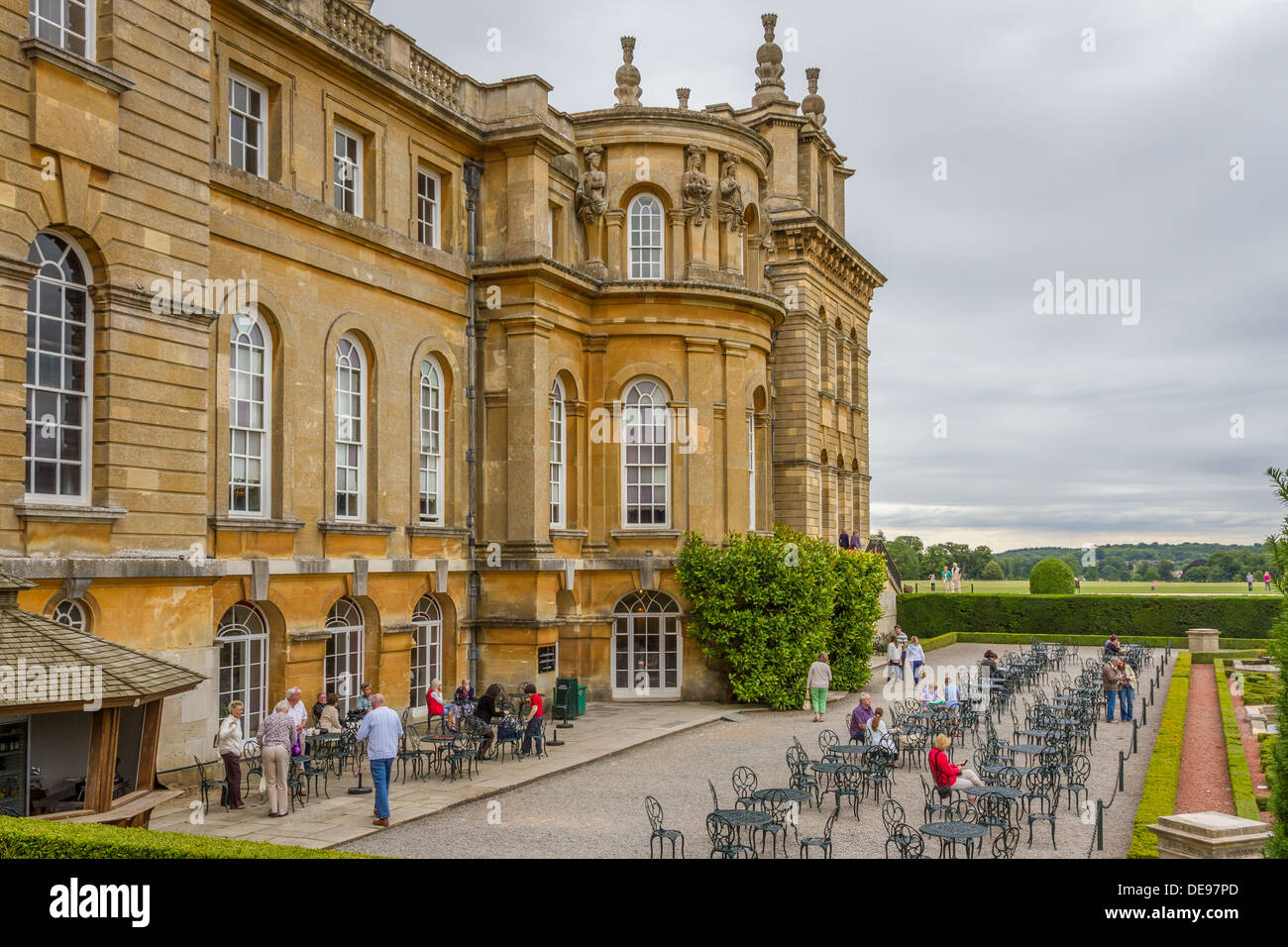 La terrasse du café de l'eau à Blenheim Palace à Woodstock, Oxfordshire, Angleterre Banque D'Images