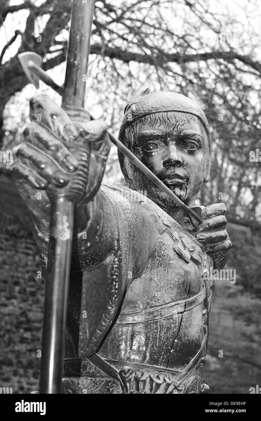 Robin Hood statue devant le château de Nottingham (Royaume-Uni) Banque D'Images Robin Hood statue devant le château de Nottingham (Royaume-Uni) Banque D'Images