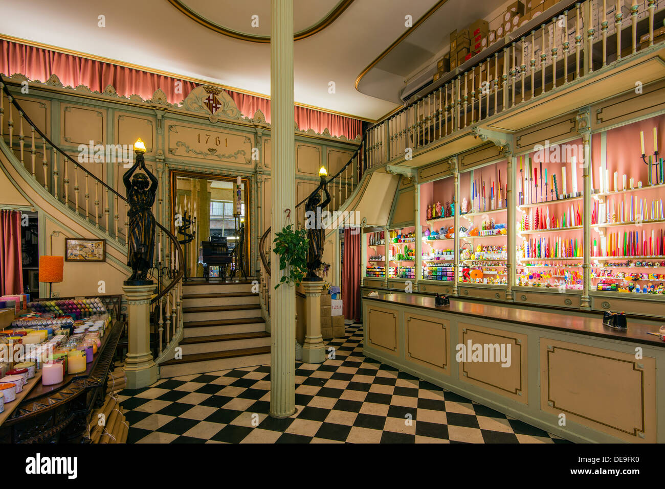 Vue de l'intérieur, le plus ancien Subirà Cereria shop à Barcelone, Catalogne, Espagne Banque D'Images