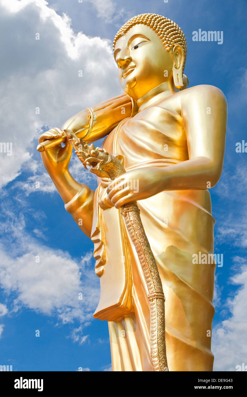 Adorer l'art antique asiatique asie bénisse grand Bouddha de bronze buddhism buddhist bleu clair calme contemplation de concentration à l'est de la culture Banque D'Images