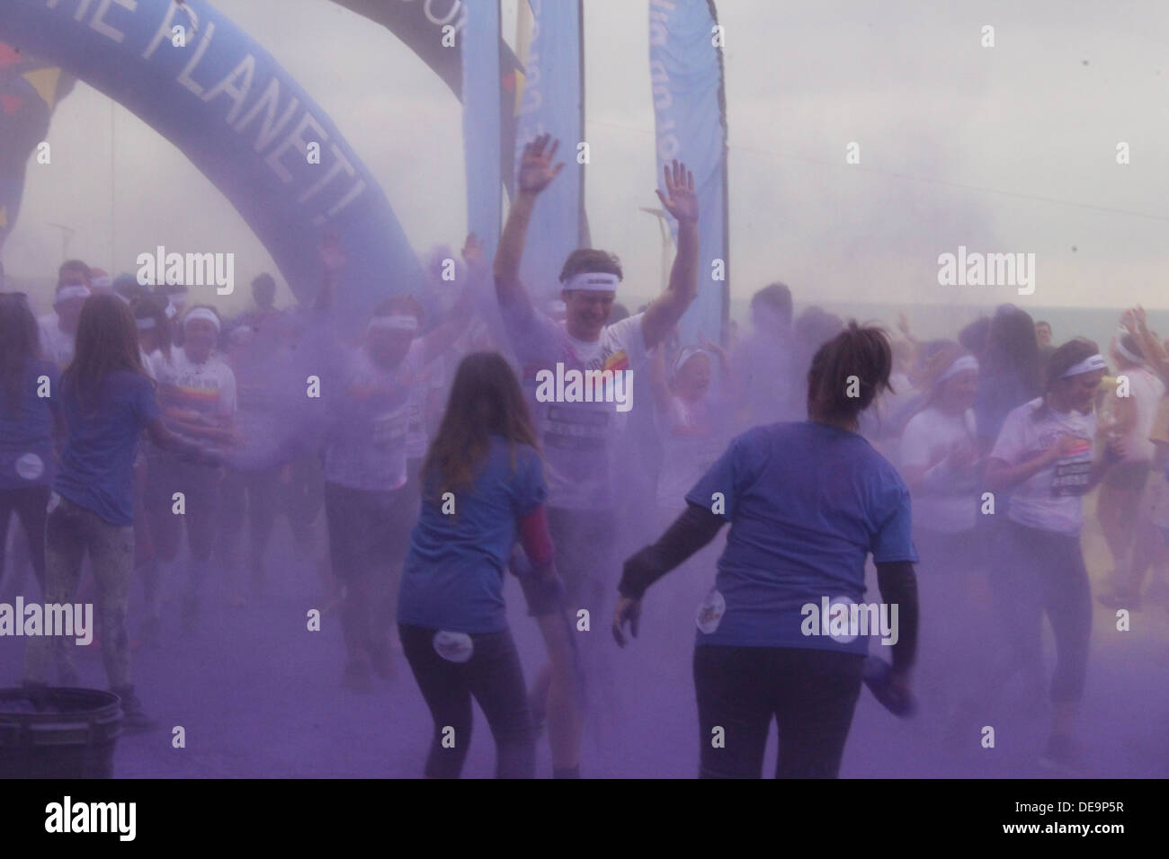 La Color Run™ est une expérience qui est moins sur la vitesse et plus sur bénéficiant d'une folle journée avec votre couleur Banque D'Images