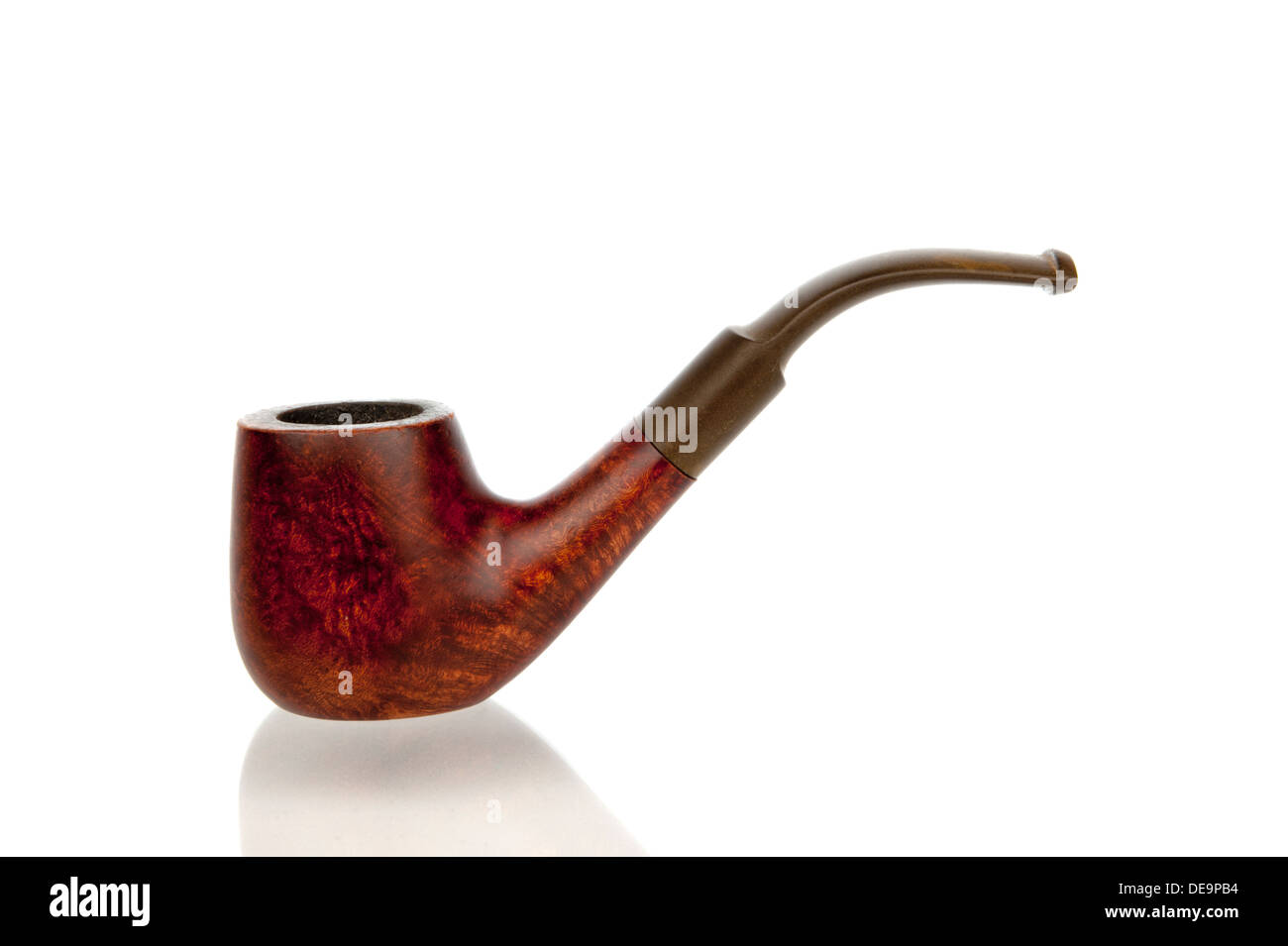 Vintage brown pipe en libre et isolé en blanc Banque D'Images