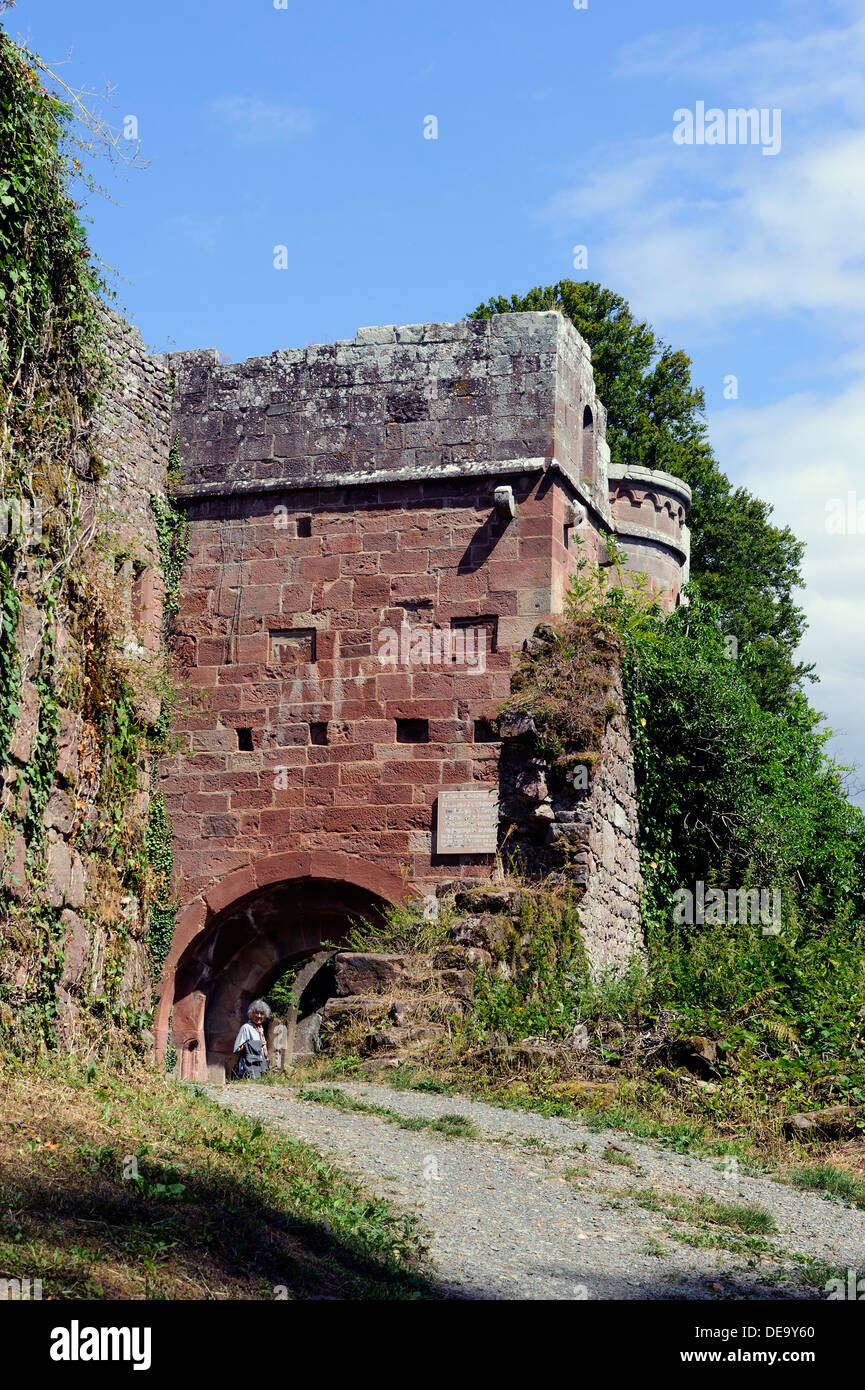 Ère Staufer château fort Burg Wildenberg (Wildenburg)(12.c.) dans Kirchzell, forêt d'Odes, Bavière, Allemagne Banque D'Images