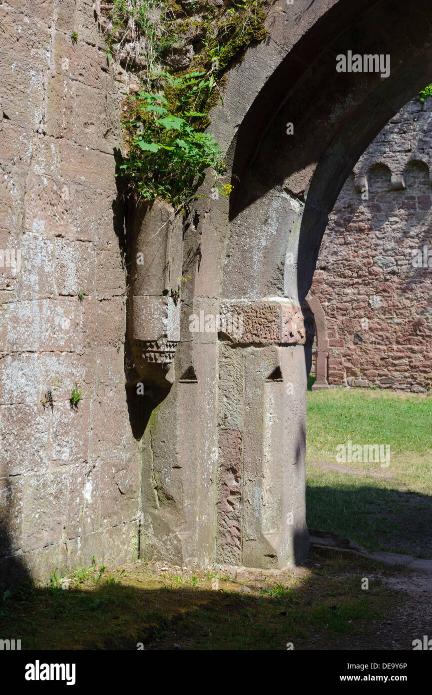 Ère Staufer château fort Burg Wildenberg (Wildenburg)(12.c.) dans Kirchzell, forêt d'Odes, Bavière, Allemagne Banque D'Images