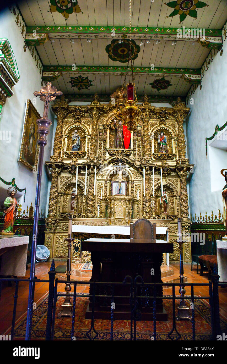 Vue d'une chapelle à la Mission San Juan Capistrano à Orange County, Californie Banque D'Images