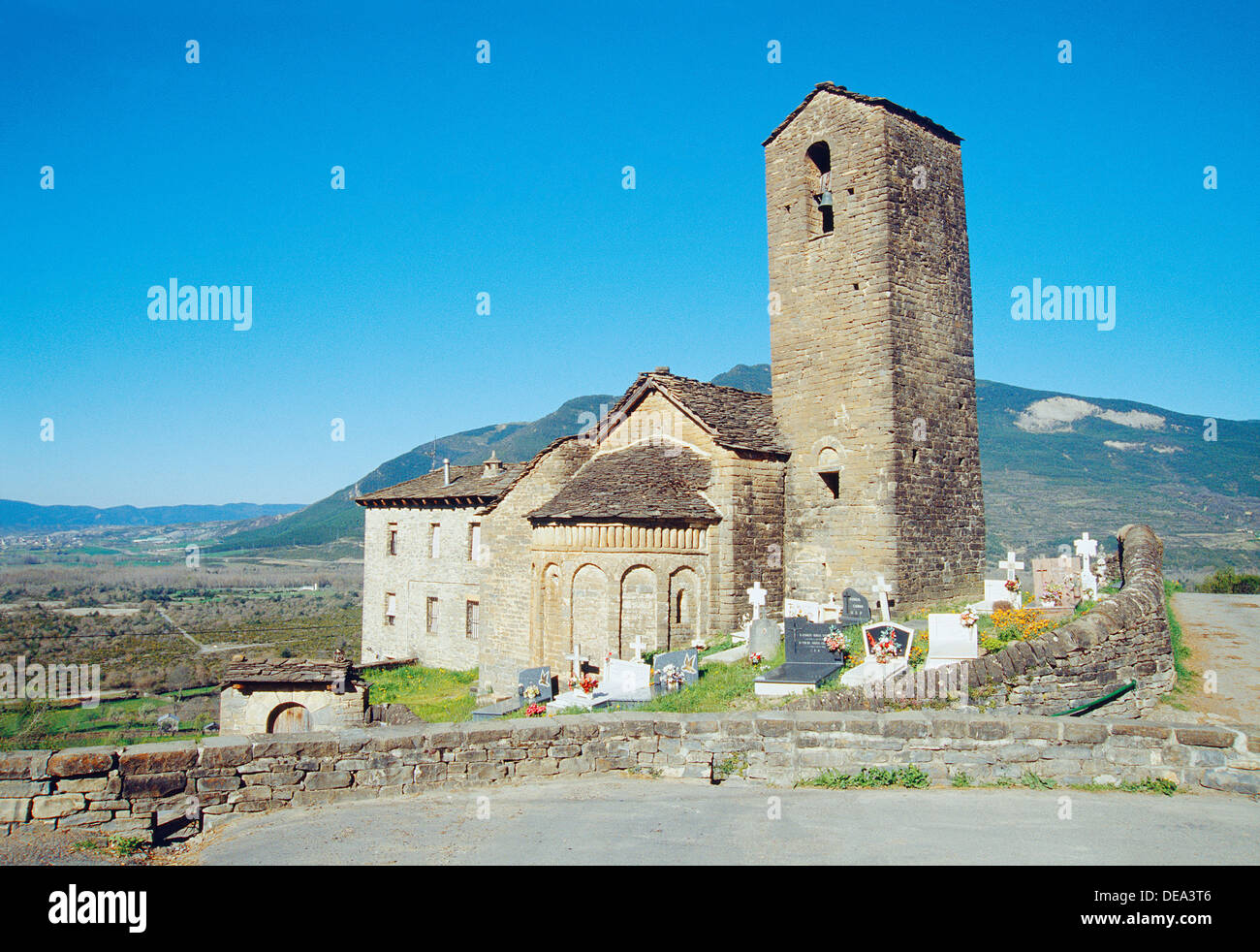 Église romane. Olivan, province de Huesca, Aragon, Espagne. Banque D'Images