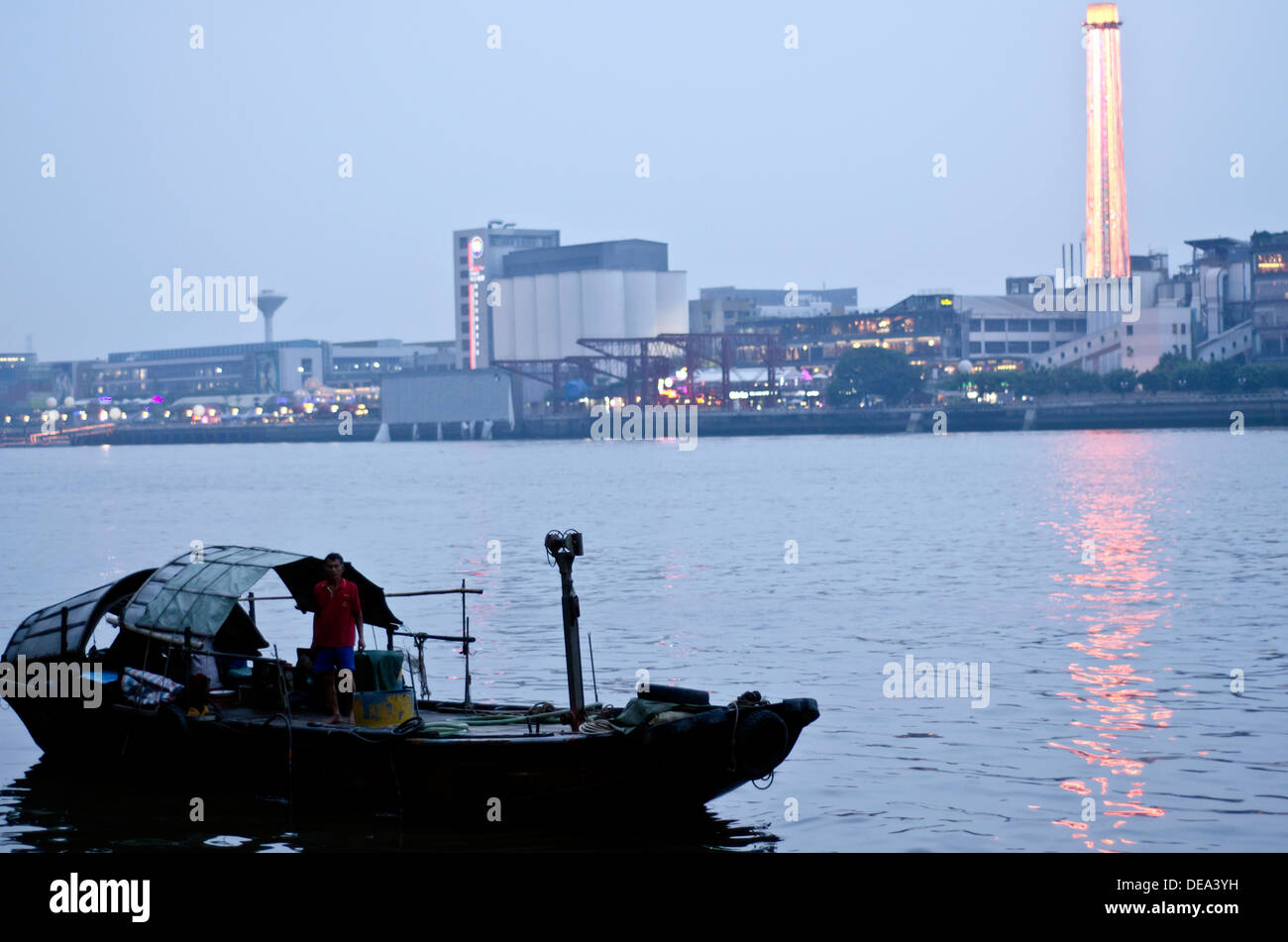 Bateau sur le fleuve Pearl Guangzhou Banque D'Images