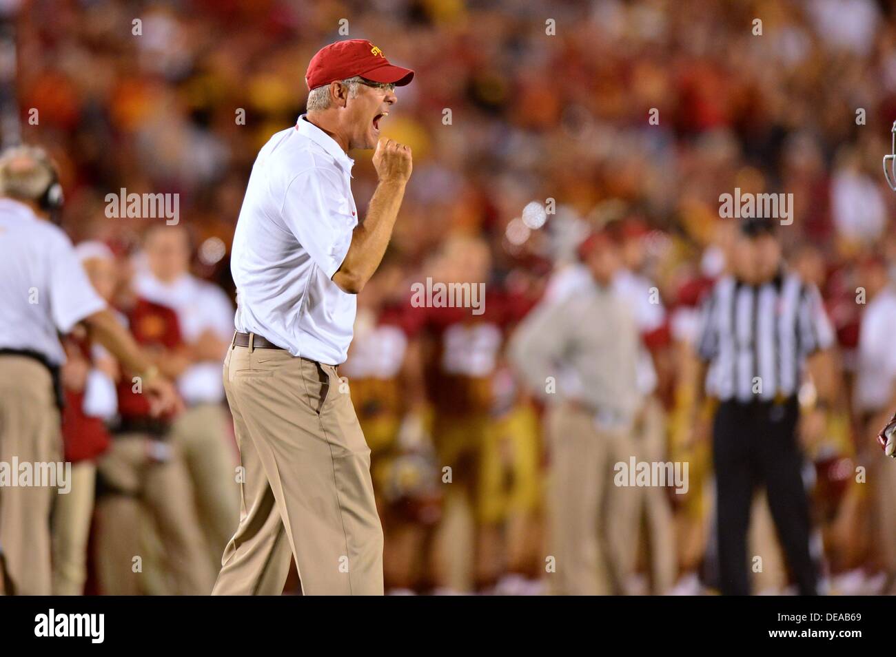 14 septembre 2013 - Ames, Iowa, United States of America - 31 août., 2013 : l'entraîneur-chef de l'état de l'Iowa Paul Rhoads en action au cours de la NCAA football match entre l'état de l'Iowa l'Iowa Hawkeyes Cyclones et à stade Jack Trice à Ames, Iowa..Ke Lu/CSM Banque D'Images