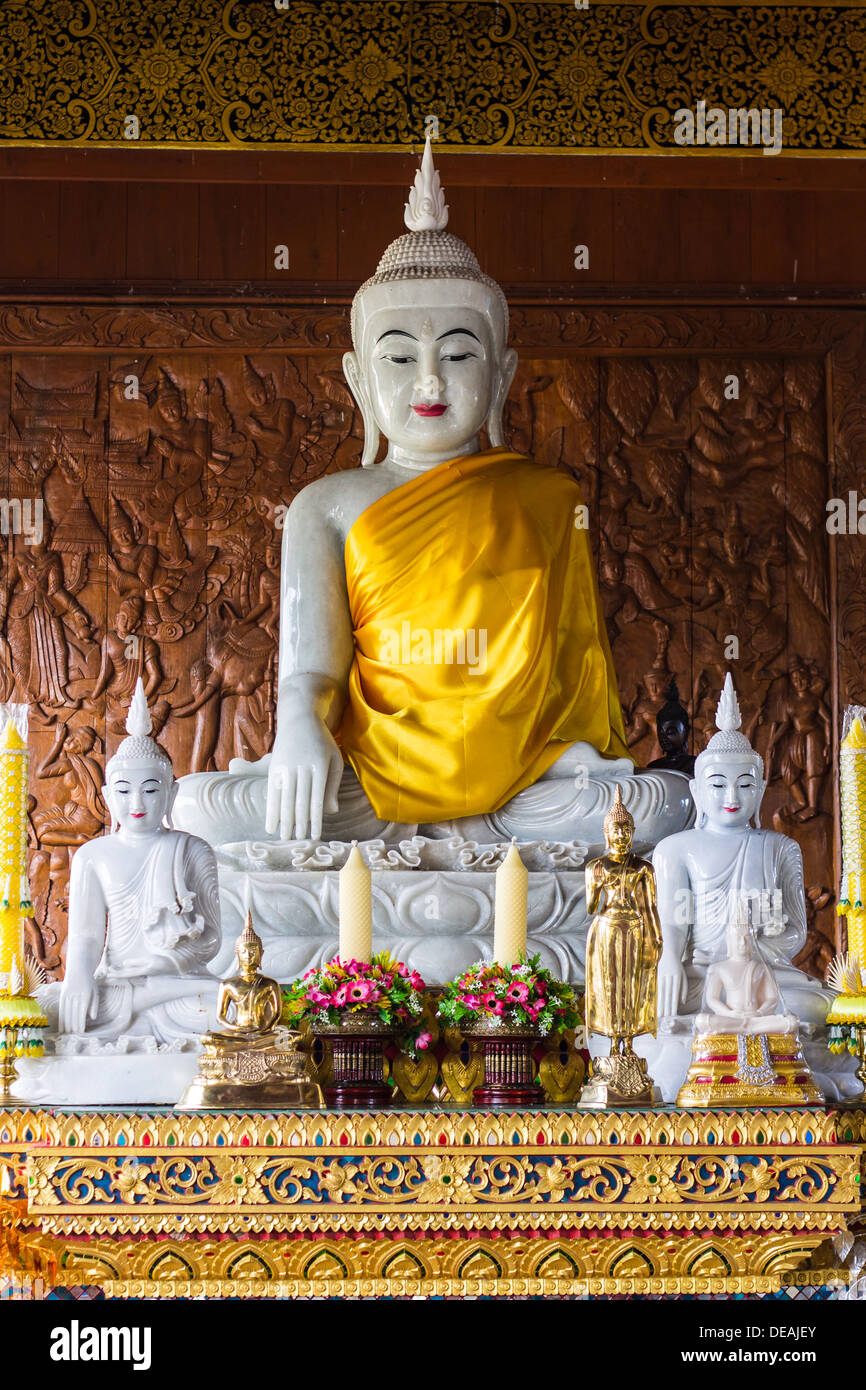 En Statue de Bouddha dans le temple de Wat Ban Den , Chiang Mai Thaïlande Banque D'Images