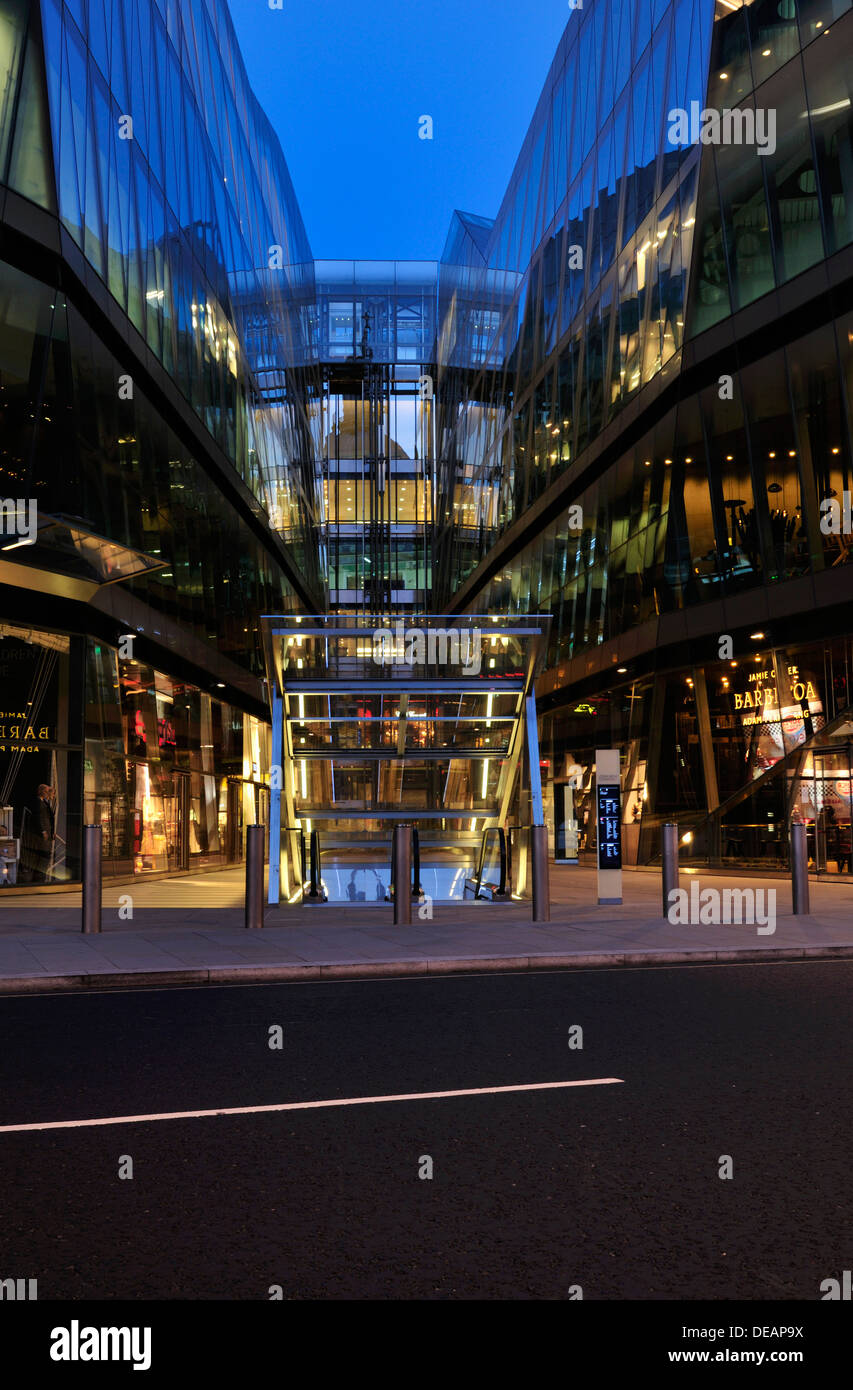 Un nouveau changement de destination de magasinage, Cheapside, Londres EC4, Royaume-Uni Banque D'Images