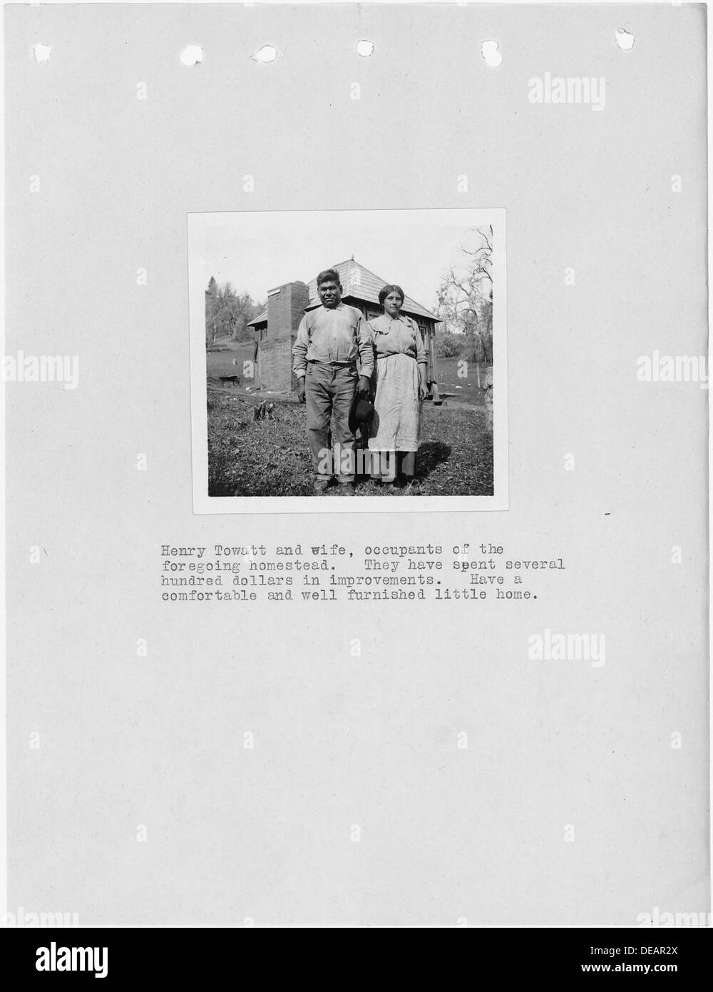Cette photographie montre Henry Towatt et sa femme, tirées d'un rapport d'enquête des comtés de Fresno et Madera, en Californie. L'image fournit une trace historique des habitants de ces comtés au début du XXe siècle. Banque D'Images