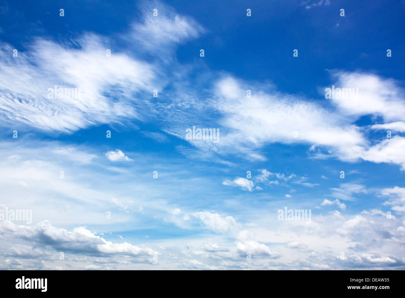 Ciel bleu nuage avec close up fond naturel. Banque D'Images