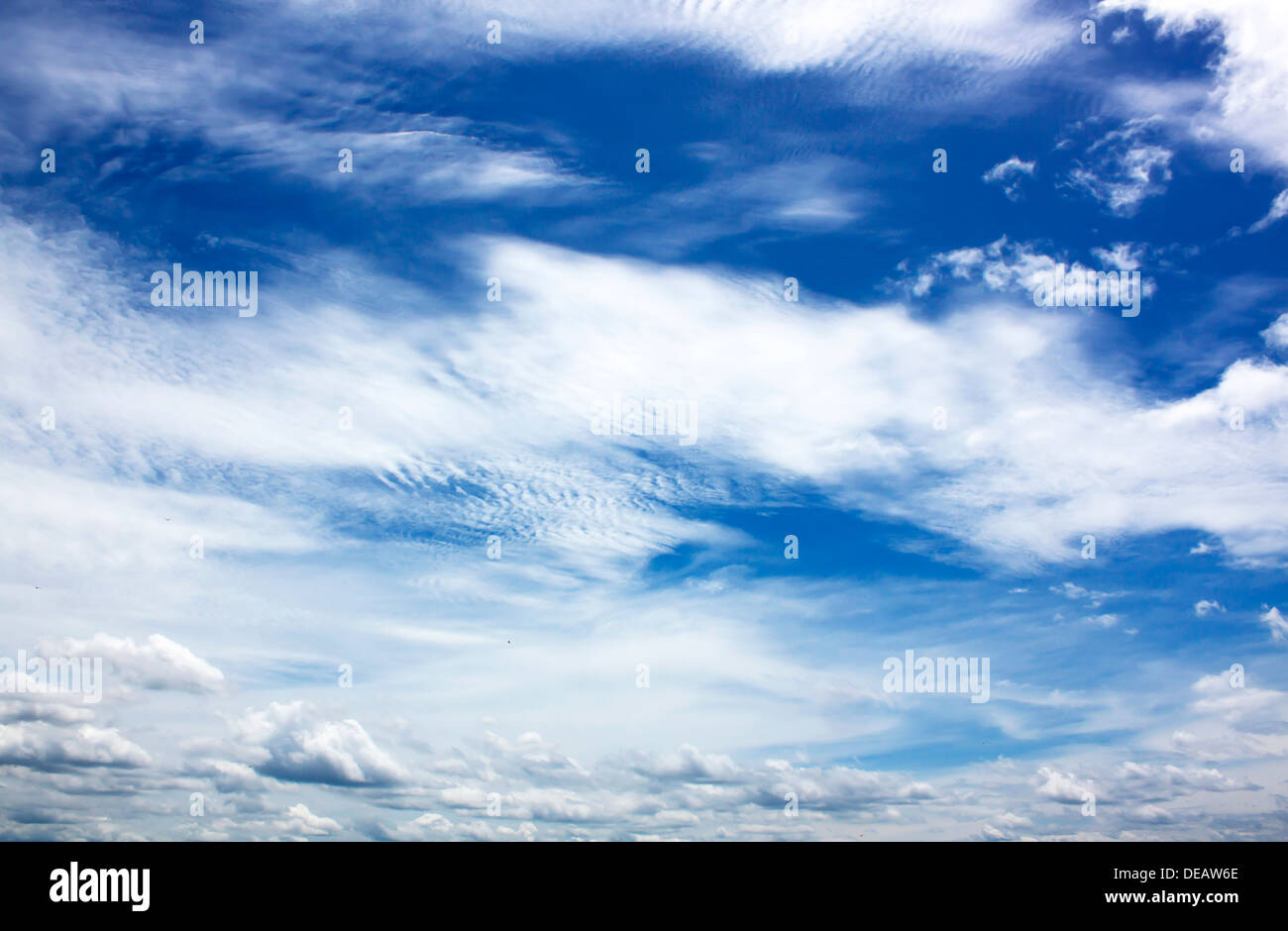 Ciel bleu nuage avec close up fond naturel. Banque D'Images