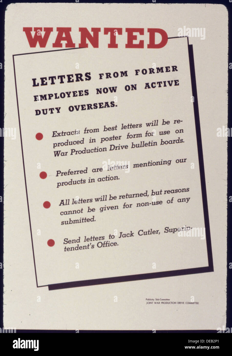 Cette image présente une affiche « recherchée », montrant une personne recherchée par les forces de l'ordre pour un crime. L'affiche reflète les efforts déployés par le système de justice pénale pour localiser et appréhender les suspects. Banque D'Images