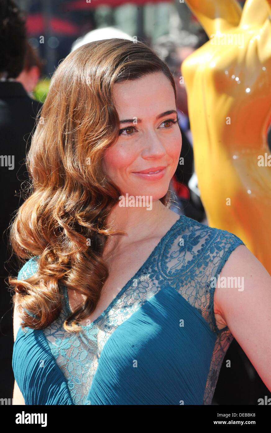 Los Angeles, CA. 15e Août, 2013. Linda Cardellini aux arrivées de Primetime Emmy Awards : Creative Arts Awards - Arrivals, Nokia Theatre, Los Angeles, CA Septembre 15, 2013. © Elizabeth Goodenough/Everett Collection/Alamy Live News Banque D'Images