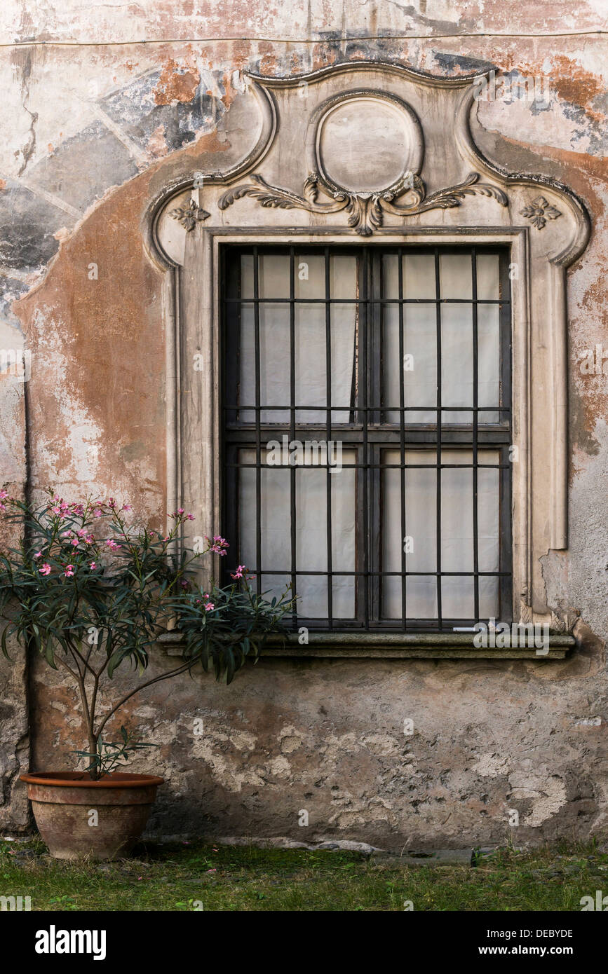 Fenêtre, Palazzo Merizzi, Tirano, province de Sondrio, Lombardie, Italie Banque D'Images