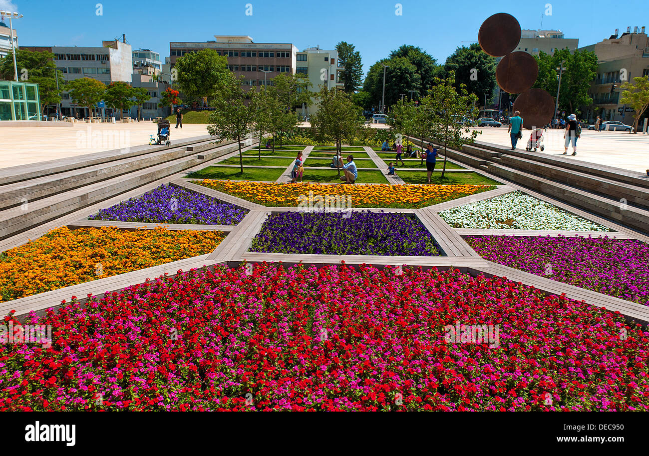 Les jardins de fleurs au 'Carré' Habimah Tel Aviv ISRAËL Banque D'Images